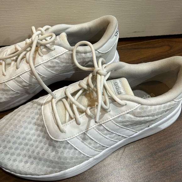 SOLD Adidas white running/athletic  shoes size 9 - Picture 8 of 11